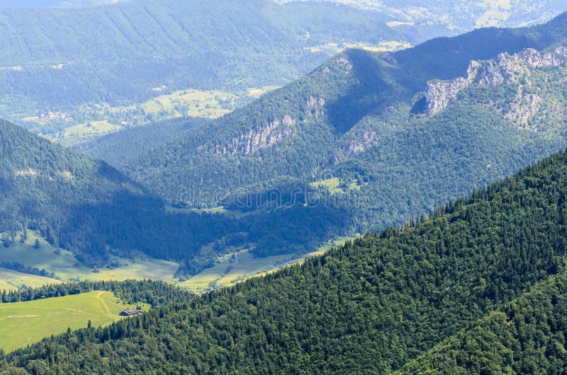 Horský průsmyk v Národním parku Malá Fatra