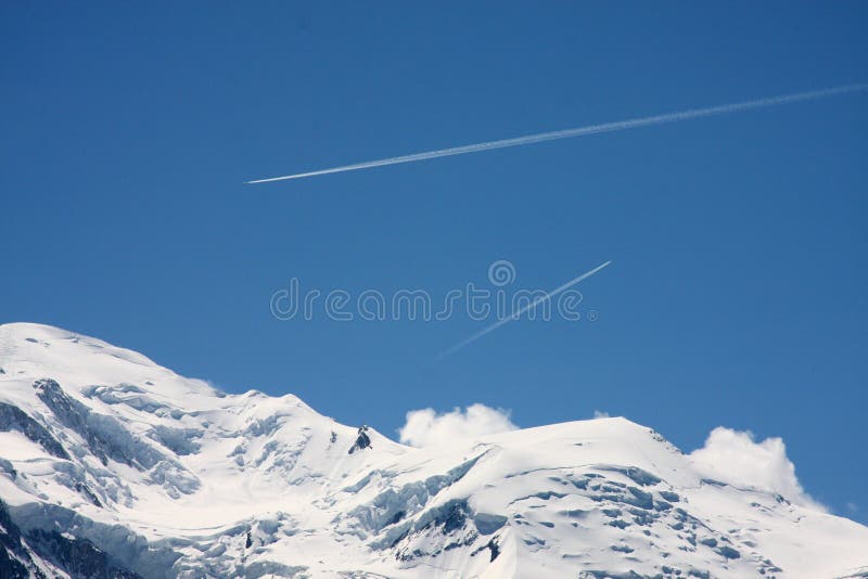 Mountain peaks with aeroplanes