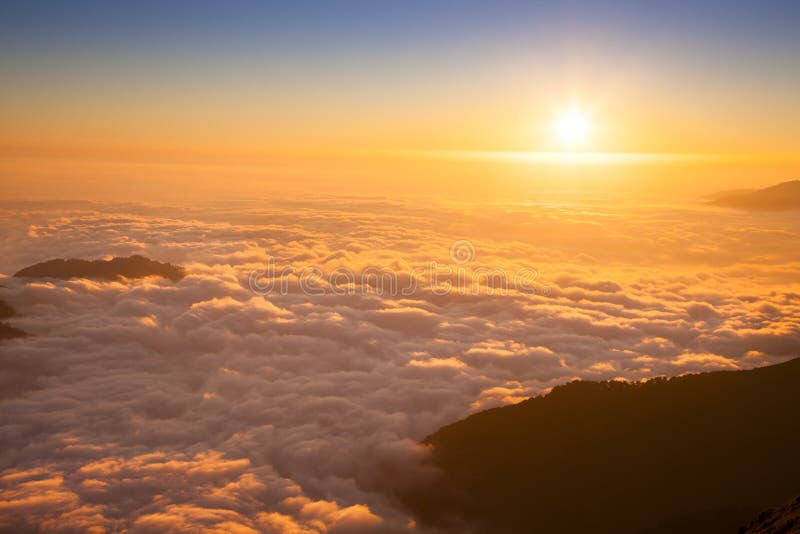 Mountain sea of clouds