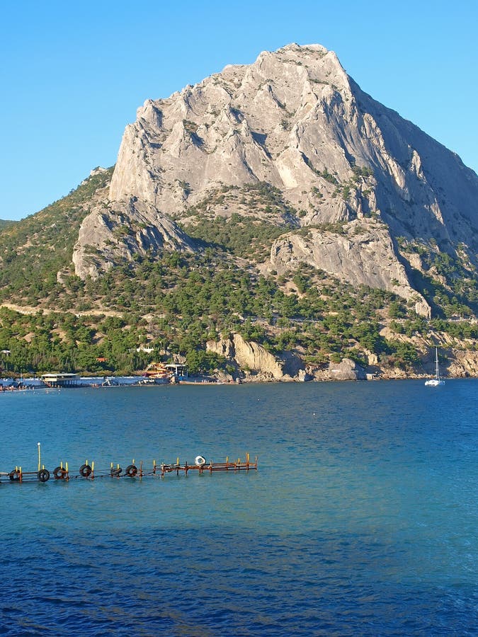 Mountain Sokol and moorage in Noviy Svet