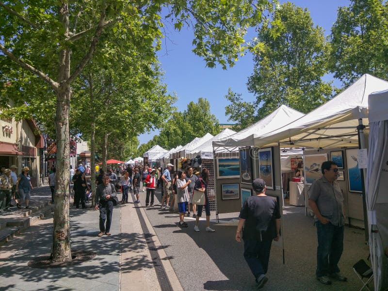 MOUNTAIN VIEW, CA - MAY 2-3: 19th Annual A La Carte & Art Festival on May 2-3, 2015 in Mountain View. Art festival stock images, royalty-free photos and pictures
