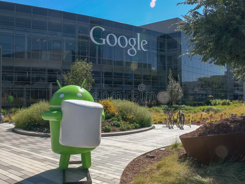 MOUNTAIN VIEW, CA, USA - AUGUST 28, 2015: close up shot of an android figure at google headquarters building royalty free stock photo