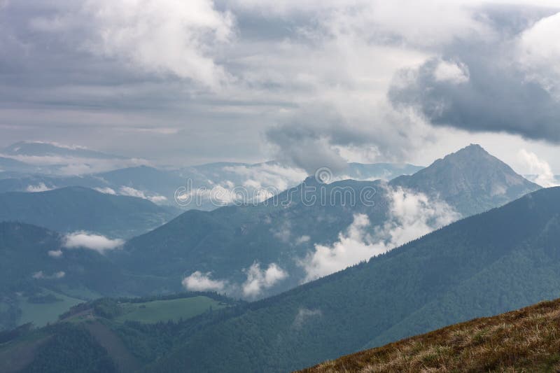 Pohorie Malý Rozsutec, Veľký Rozsutec, pohľad z Pekelníka, národný park Malá Fatra, Slovensko