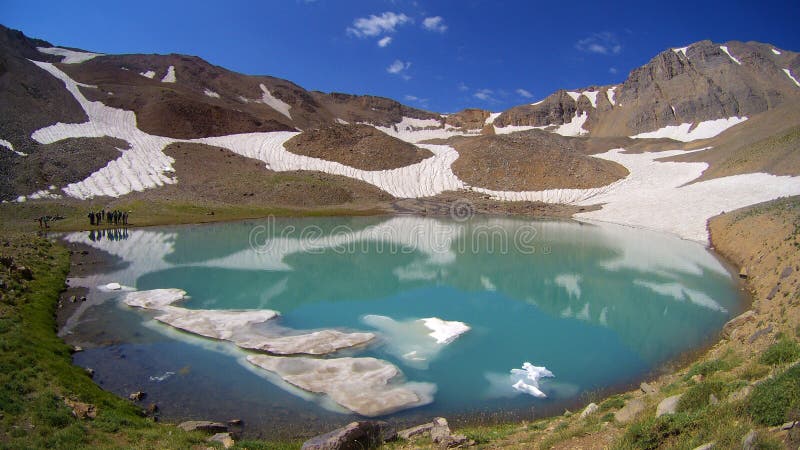 Mountainsee von Hesarchal-Gletscher stockfoto Mountainsee von Hesarchal-Gletscher stockfoto