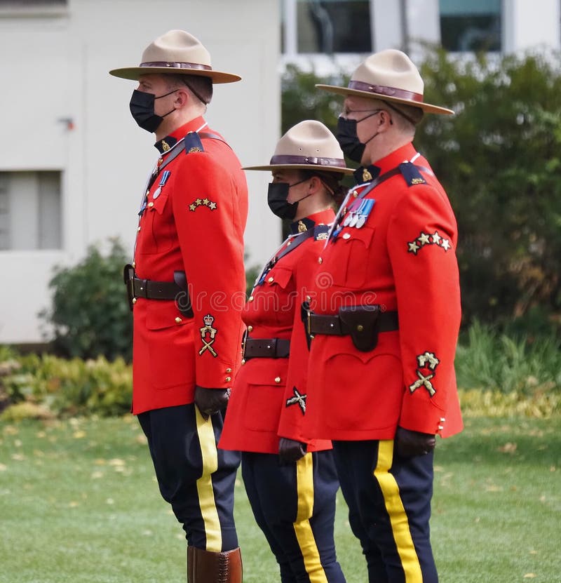 Mounties At The Alberta Police And Peace Officers Memorial Day ...