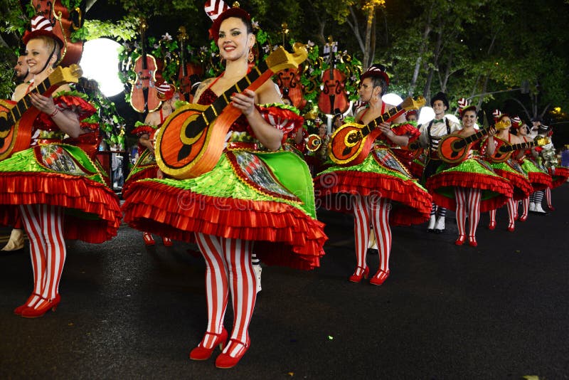 Mouraria, Fado-Bezirk - populäre Parade, alte Nachbarschafts-Festlichkeiten Lissabons