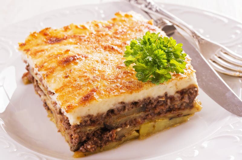 Moussaka med Köttfärs royaltyfri bild