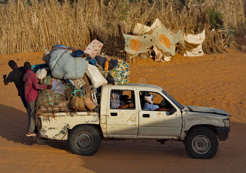 Overloaded car hi-res stock photography and images - Alamy