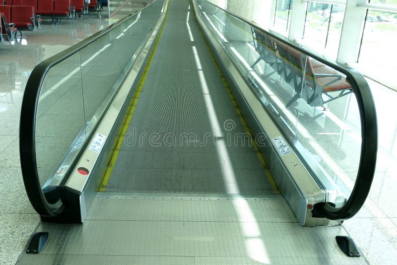 Moving walkway