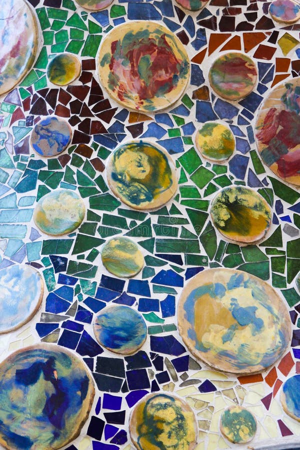 Mozaic colorat în casa batllo de antoni gaudi stock photography