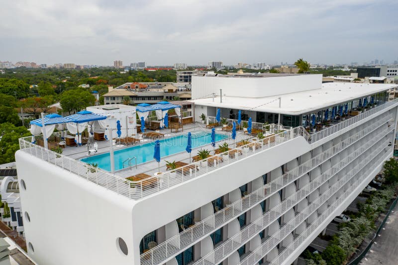 Mr C Coconut Grove Miami Hotel Rooftop Pool Stock Photo - Image of miami, grove: 185922618