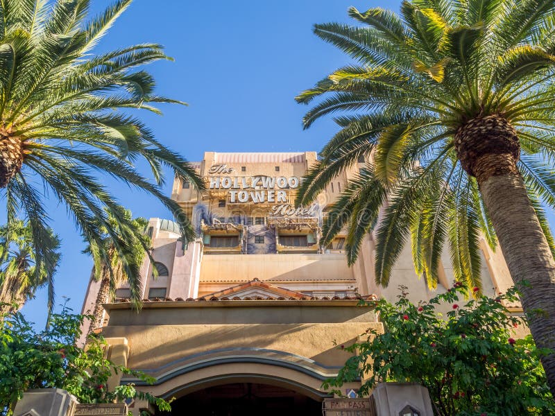 Mroczna strefa: Hollywood wierza Hotelowa przejażdżka przy Disney obraz royalty free Mroczna strefa: Hollywood wierza Hotelowa przejażdżka przy Disney obraz royalty free