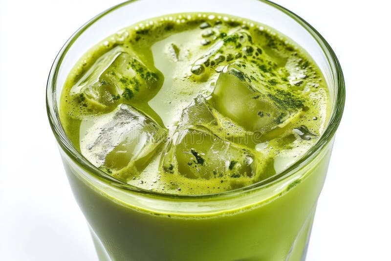 Mrożona zielona herbata matcha z kostkami lodu ilustracji