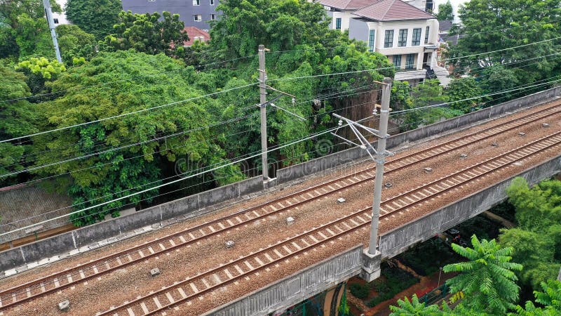 Anténa trubec z elektrický vlak železnice.