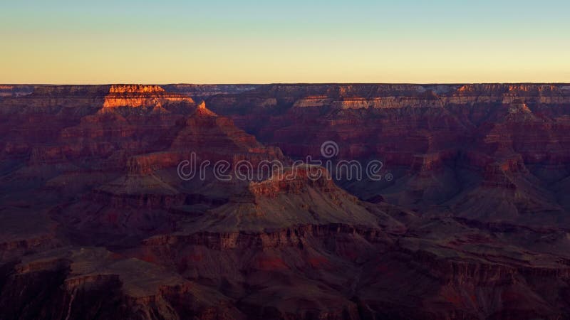 4. 000 msnm Gran Cañón Parque Nacional al amanecer desde Mather Point, Arizona, EE. UU. metrajes