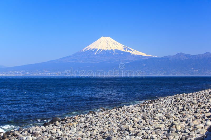 MT Fujimening van Kaap Mihama royalty-vrije stock afbeeldingen MT Fujimening van Kaap Mihama royalty-vrije stock afbeeldingen