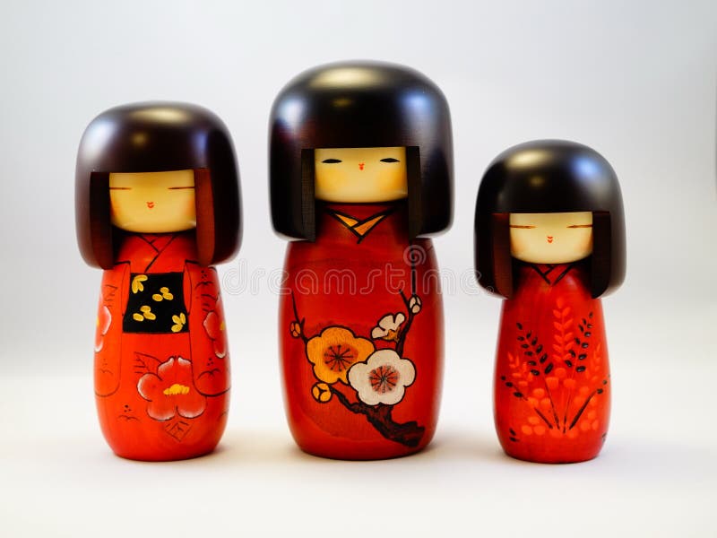 muñeca japonesa madera