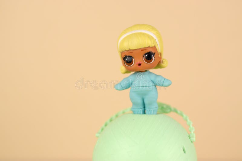 imágenes de una muñeca lol
