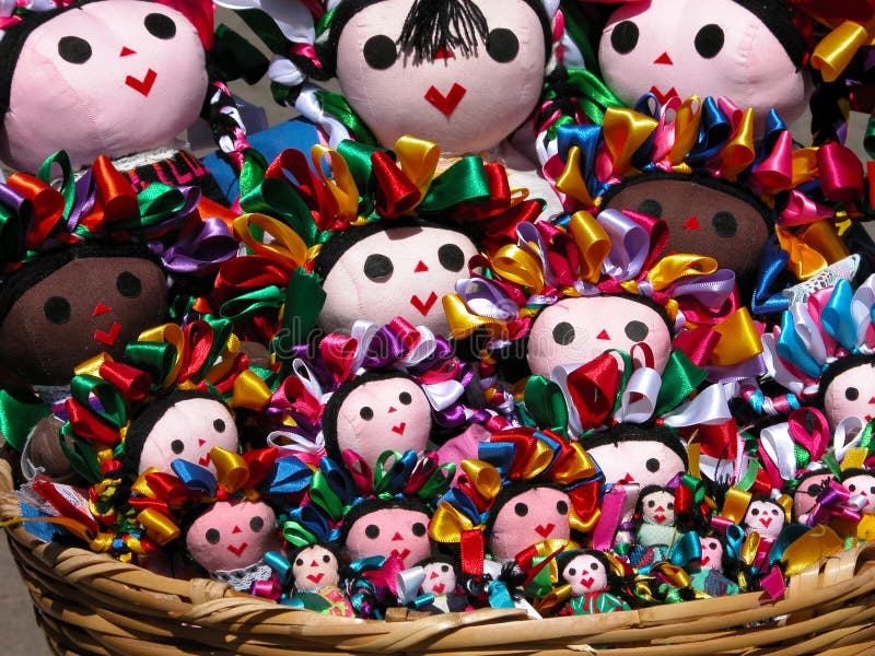 Muñecas De Trapo Tradicionales En El Mercado Foto de archivo - Imagen de trapo, tradicionales: 52517408