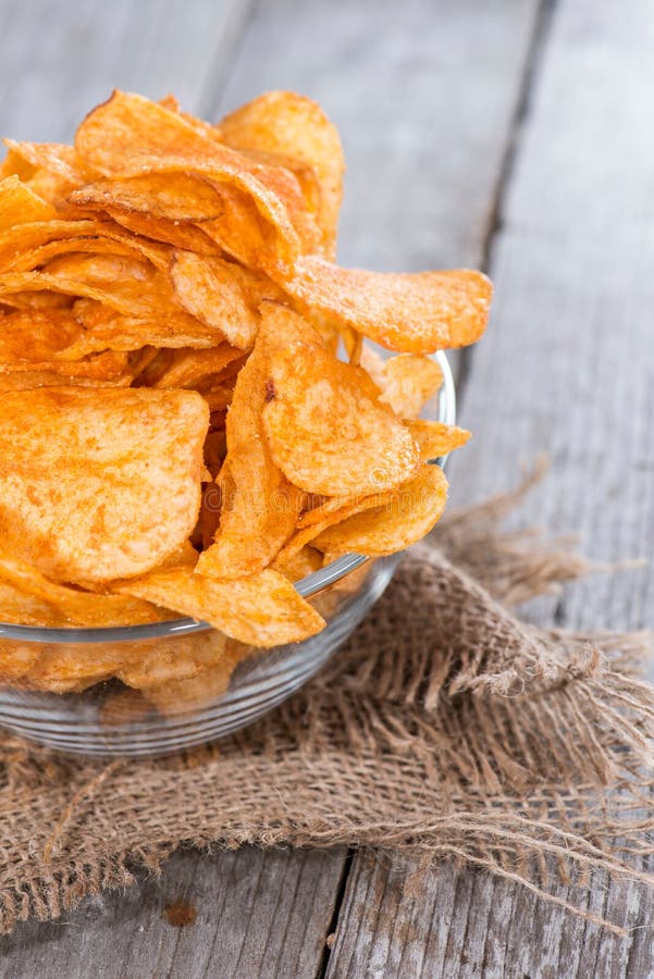 Mucchio di Paprika Potato Chips fotografia stock Mucchio di Paprika Potato Chips fotografia stock
