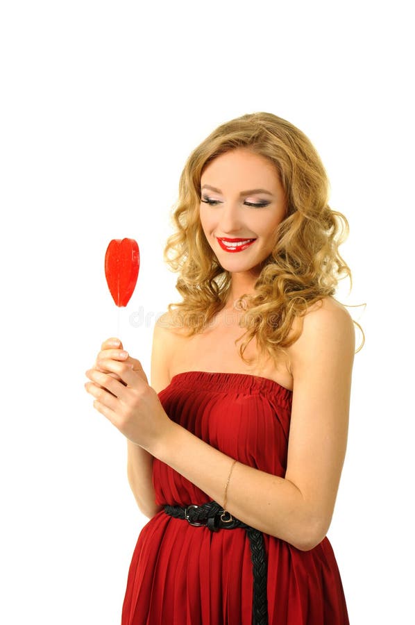 Muchacha atractiva de la tarjeta del día de San Valentín