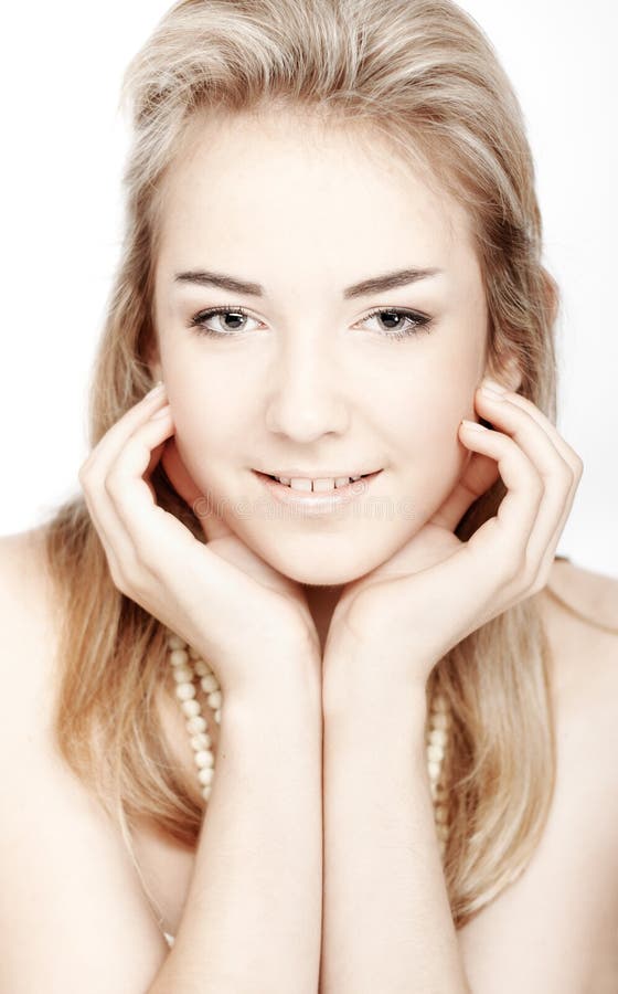 Muchacha hermosa con la piel limpia de la cara fotografía de archivo Muchacha hermosa con la piel limpia de la cara fotografía de archivo