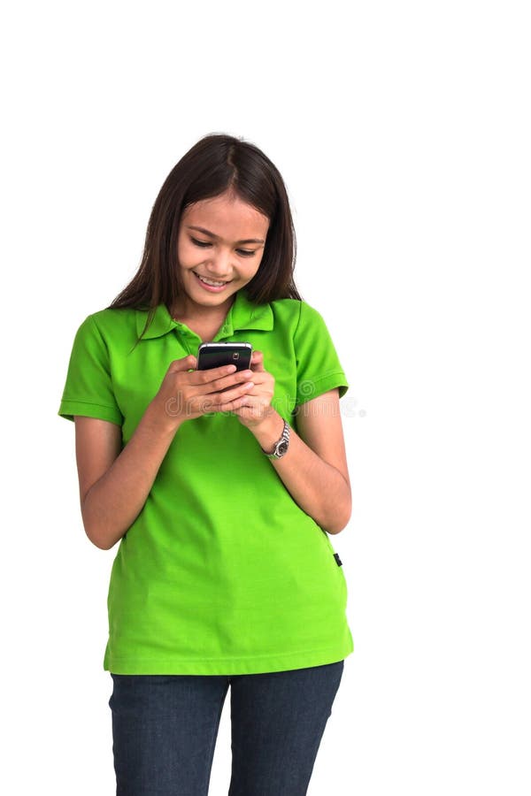 Muchacha hermosa que usa el teléfono elegante en el fondo blanco foto de archivo libre de regalías Muchacha hermosa que usa el teléfono elegante en el fondo blanco foto de archivo libre de regalías