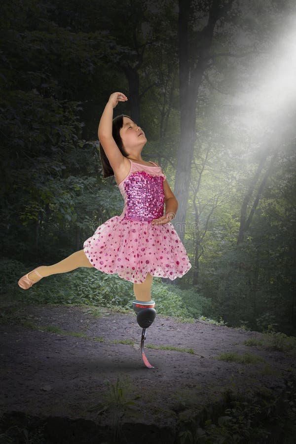 Muchacha surrealista, bailarín, esperanza, paz, amor, amputado foto de archivo libre de regalías Muchacha surrealista, bailarín, esperanza, paz, amor, amputado foto de archivo libre de regalías