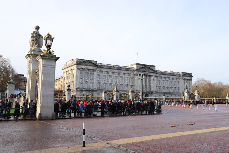 Mudança da cerimônia do protetor no Buckingham Palace imagem de stock royalty free Mudança da cerimônia do protetor no Buckingham Palace imagem de stock royalty free