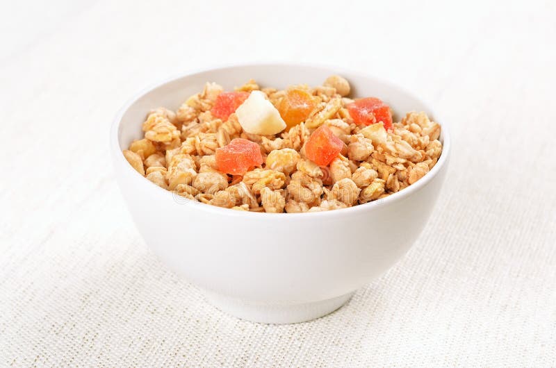 Muesli avec les fruits secs photographie stock libre de droits Muesli avec les fruits secs photographie stock libre de droits
