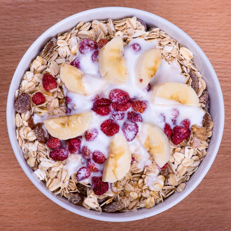 Muesli foto de archivo. Imagen de escamas, cereal, crujiente 33589894