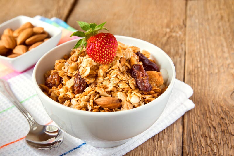 Vollkorn-muesli stockbild. Bild von nahaufnahme, gesundheit - 32387105