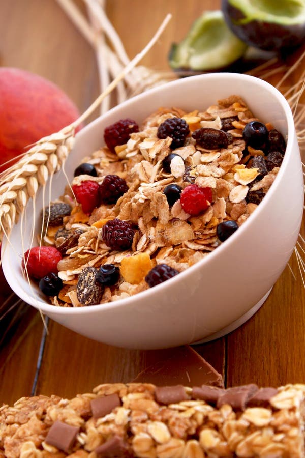 Muesli Frühstückreiche in der Faser lizenzfreies stockbild Muesli Frühstückreiche in der Faser lizenzfreies stockbild