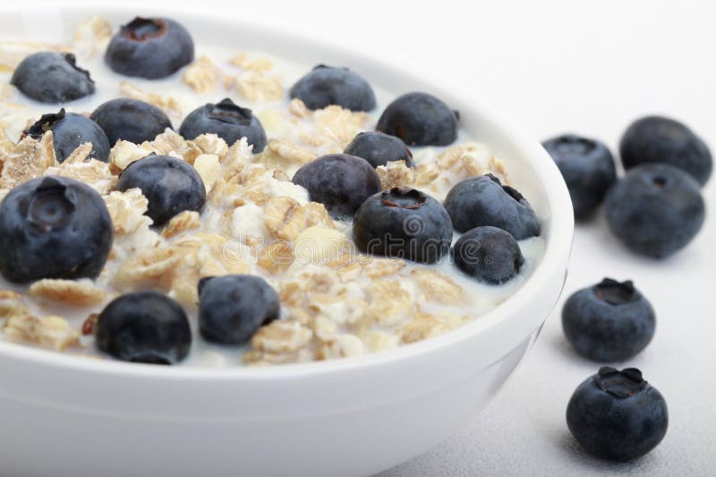 Naturkost muesli stockbild. Bild von vertikal, frühstück - 26256461