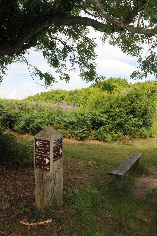 Muestra de la senda para peatones, parque del este del país de la colina, Hastings imagen de archivo libre de regalías Muestra de la senda para peatones, parque del este del país de la colina, Hastings imagen de archivo libre de regalías