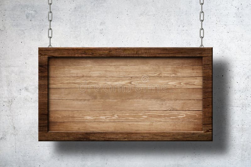 Muestra de madera grande que cuelga en cadenas con el fondo del muro de cemento foto de archivo Muestra de madera grande que cuelga en cadenas con el fondo del muro de cemento foto de archivo