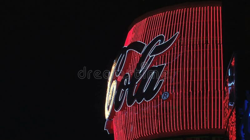 Muestra Las Vegas de la Coca-Cola en la noche