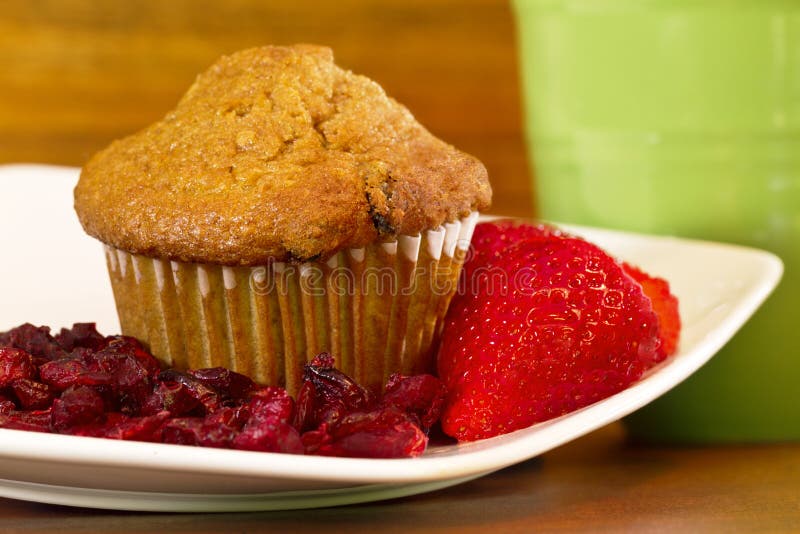 Muffin with dried and fresh fruit