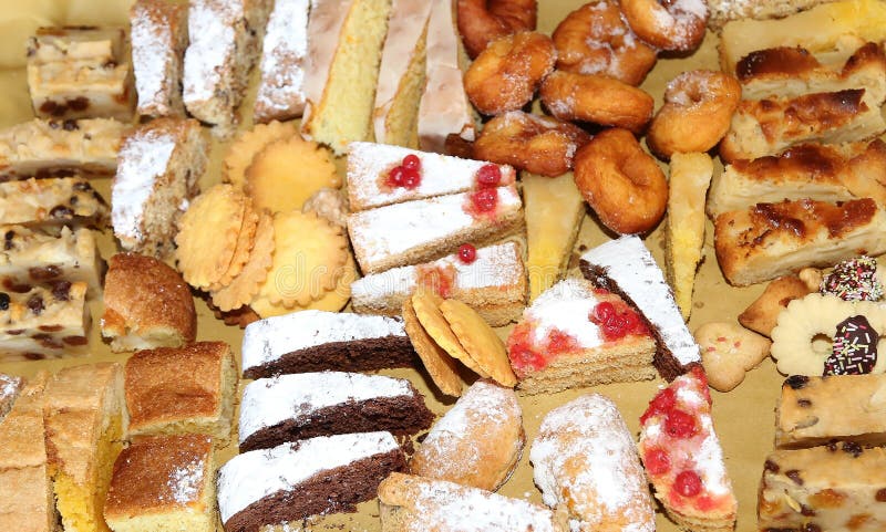 Pastelarias chinesas proibidas de vender bolos com a forma da