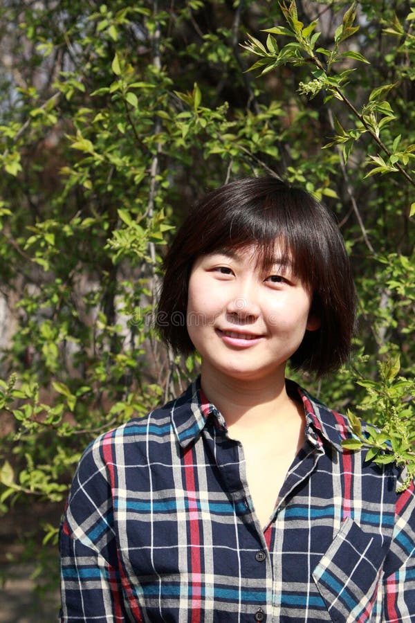 Mujer china hermosa foto de archivo. Imagen de porcelana - 6330014