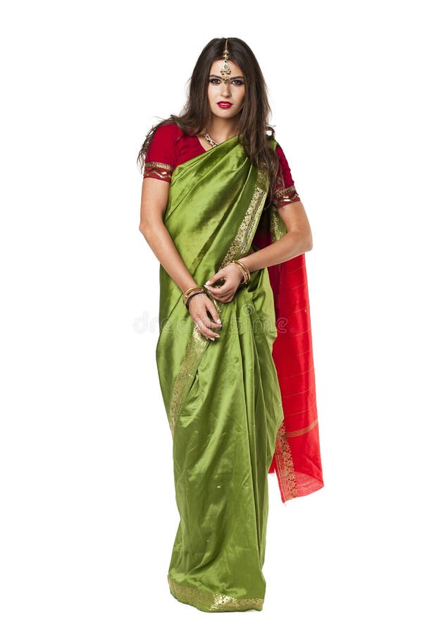 Mujer bonita joven en vestido verde indio imagen de archivo Mujer bonita joven en vestido verde indio imagen de archivo