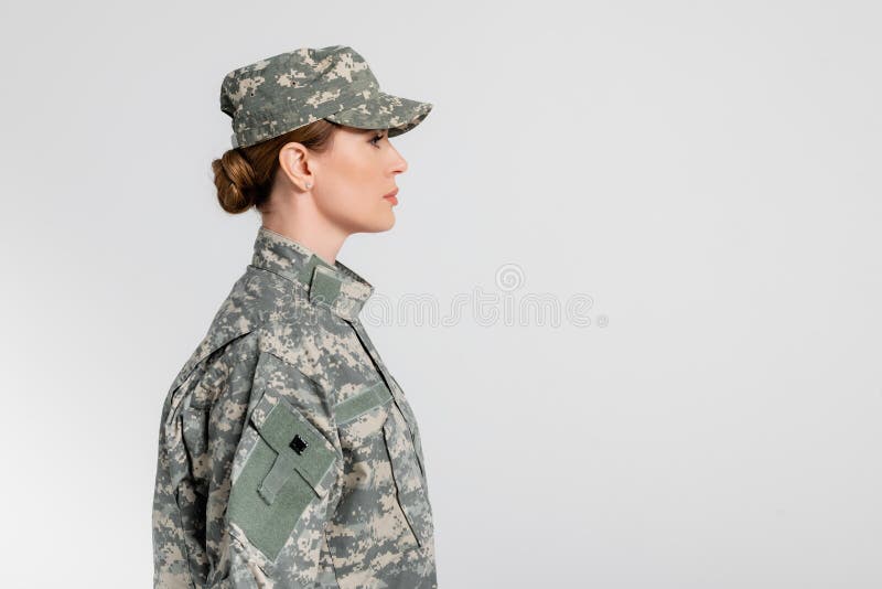 Mujer Con Uniforme Militar Sobre Gris Foto de archivo - Imagen de  seguridad, ejército: 212231398
