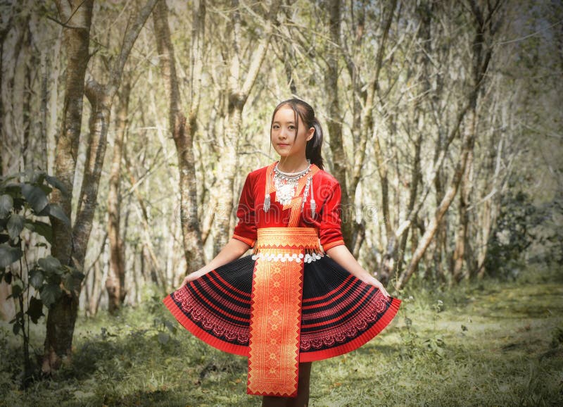 Mujer de la tribu de la colina de Hmong imágenes de archivo libres de regalías Mujer de la tribu de la colina de Hmong imágenes de archivo libres de regalías