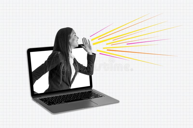 Mujer de negocios gritando desde una laptop mientras coloridas líneas salen simbolizando el concepto de comunicación digital y pub imagen de archivo
