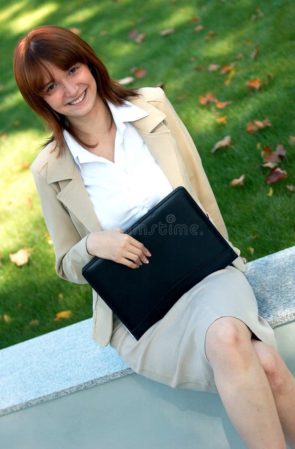 Mujer de negocios hermosa imagen de archivo libre de regalías Mujer de negocios hermosa imagen de archivo libre de regalías