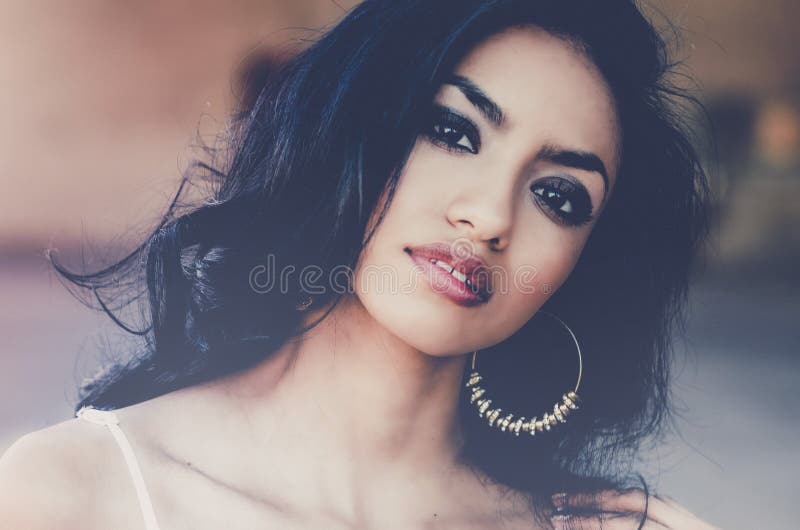 Mujer hermosa y elegante fotografía de archivo