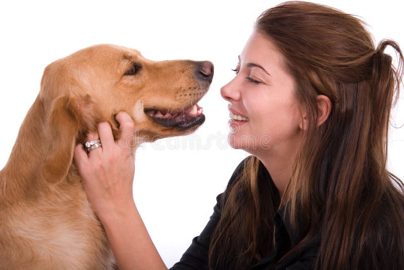 Mujer feliz con el perro. fotos de archivo libres de regalías Mujer feliz con el perro. fotos de archivo libres de regalías