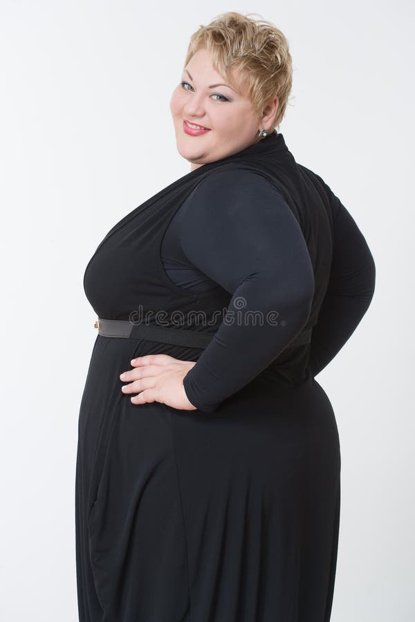 Mujer Gorda En Un Hermoso Imagen de archivo - Imagen de persona, figura: 59505259