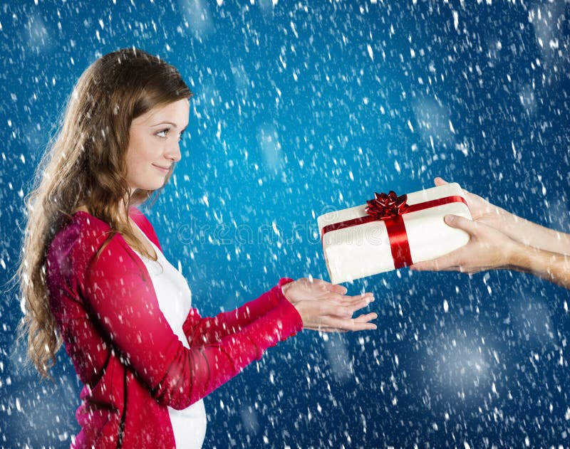 Mujer hermosa de la Navidad imágenes de archivo libres de regalías Mujer hermosa de la Navidad imágenes de archivo libres de regalías