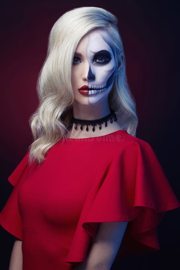 Mujer Hermosa Del Cráneo Del Maquillaje De Halloween Foto de archivo - Imagen de horror, muchacha: 78447828 Mujer Hermosa Del Cráneo Del Maquillaje De Halloween Foto de archivo - Imagen de horror, muchacha: 78447828